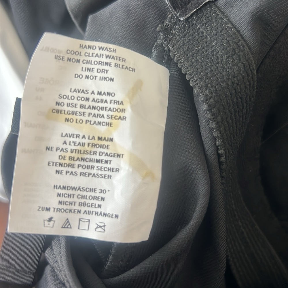 MIRACLESUIT Underwire One Piece Swimsuit - Picture 9 of 10
